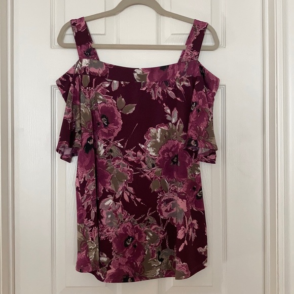 Floral top - Picture 1 of 1